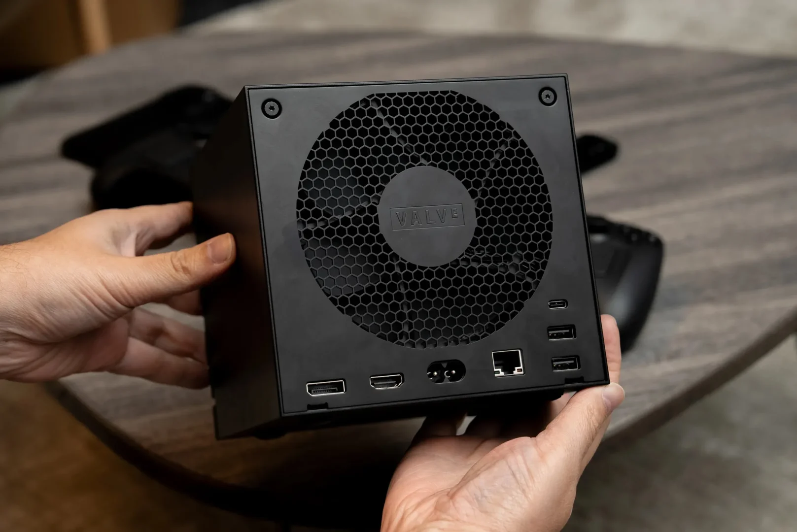 Steam Machine. Фото: Sean Hollister / The Verge Steam Machine. Фото: Sean Hollister / The Verge